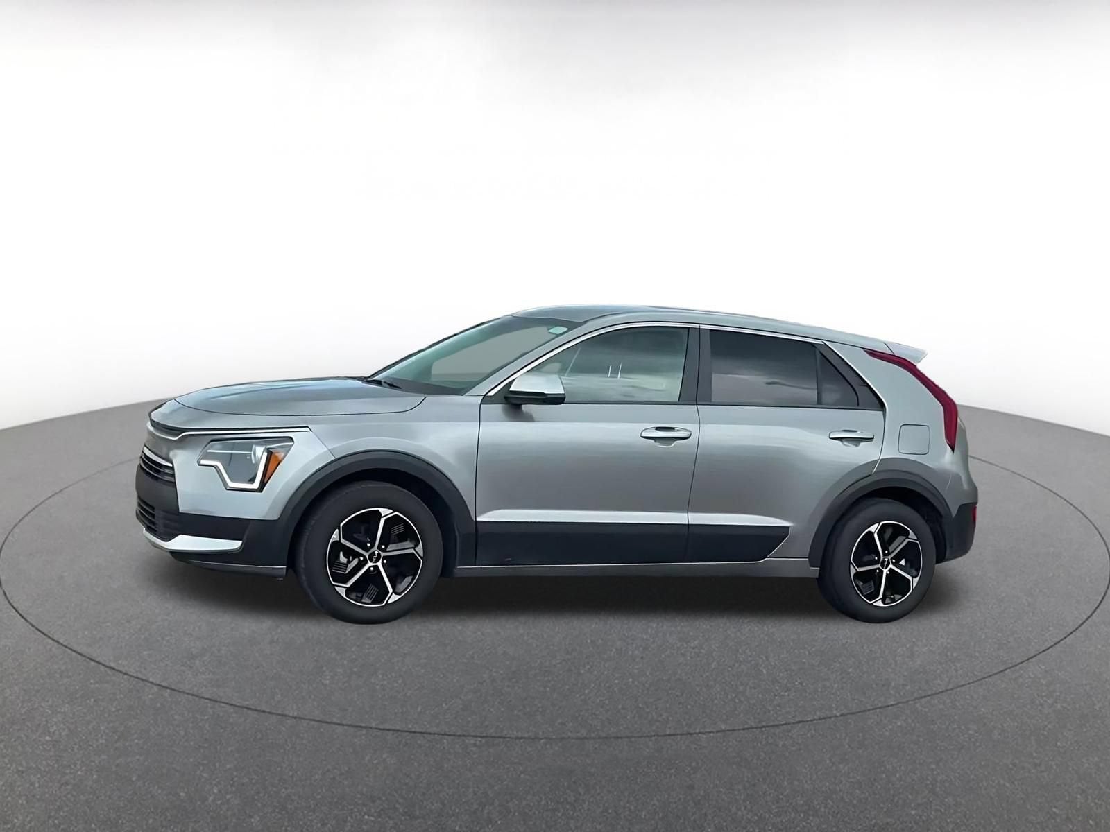 Thumbnail: 2026 Kia Niro - 6
