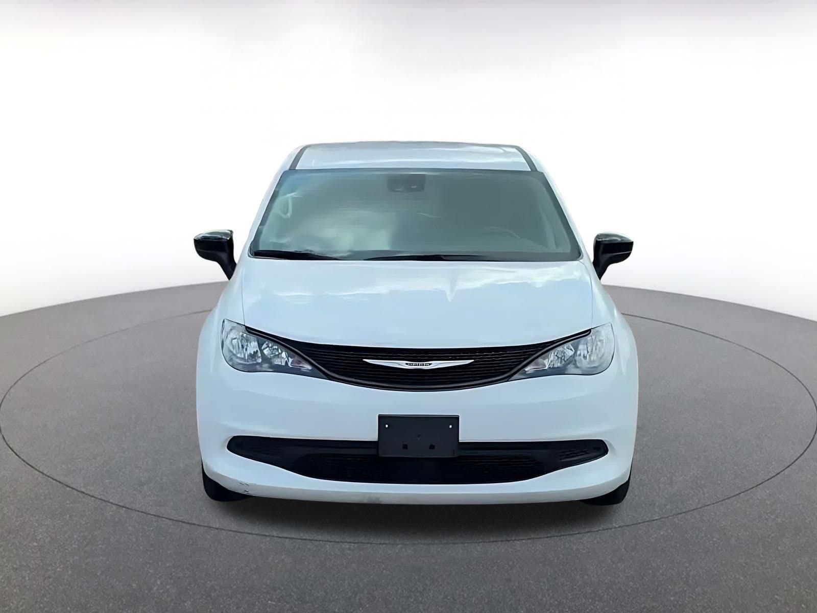 Thumbnail: 2024 Chrysler Voyager - 4