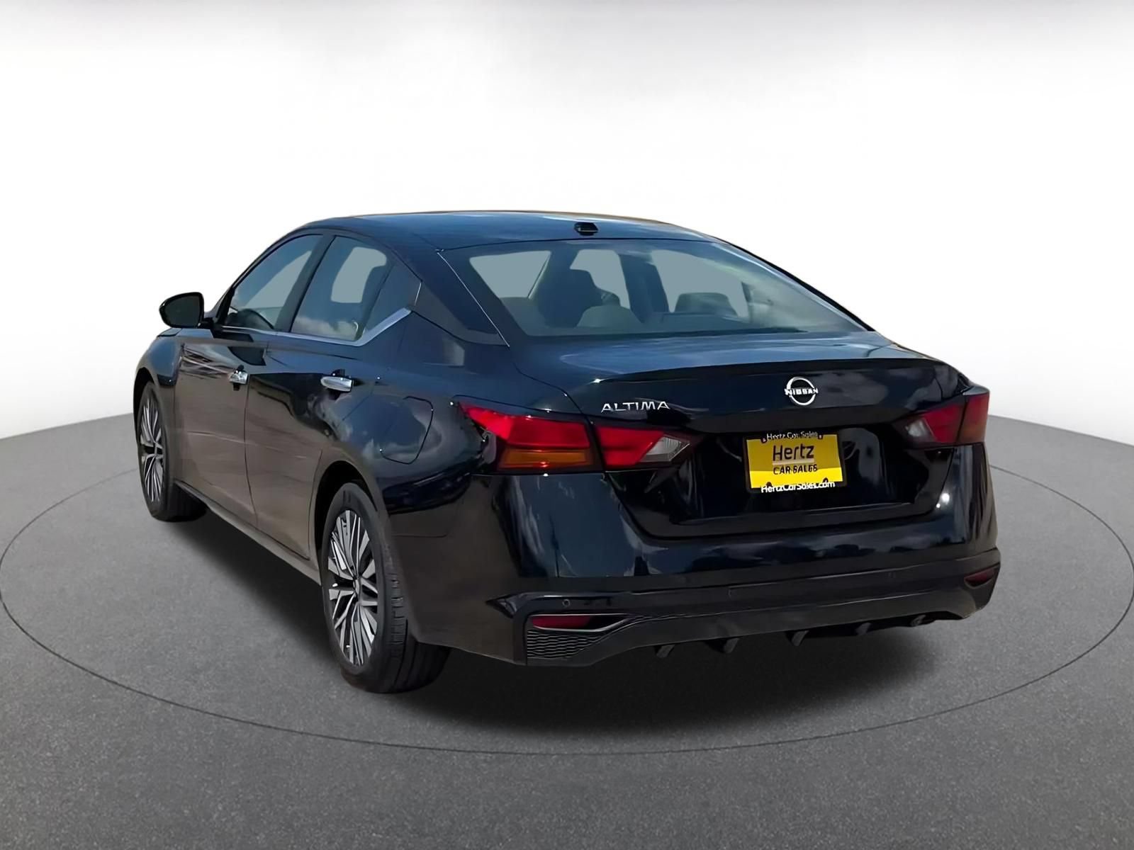 Thumbnail: 2025 Nissan Altima - 9