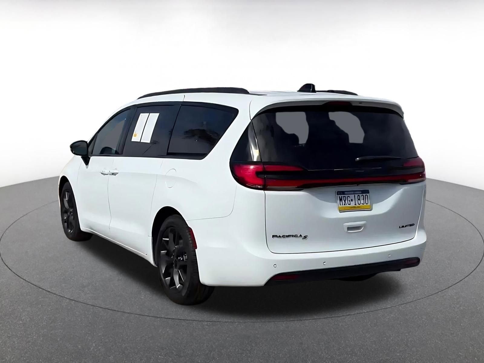Thumbnail: 2025 Chrysler Pacifica - 11