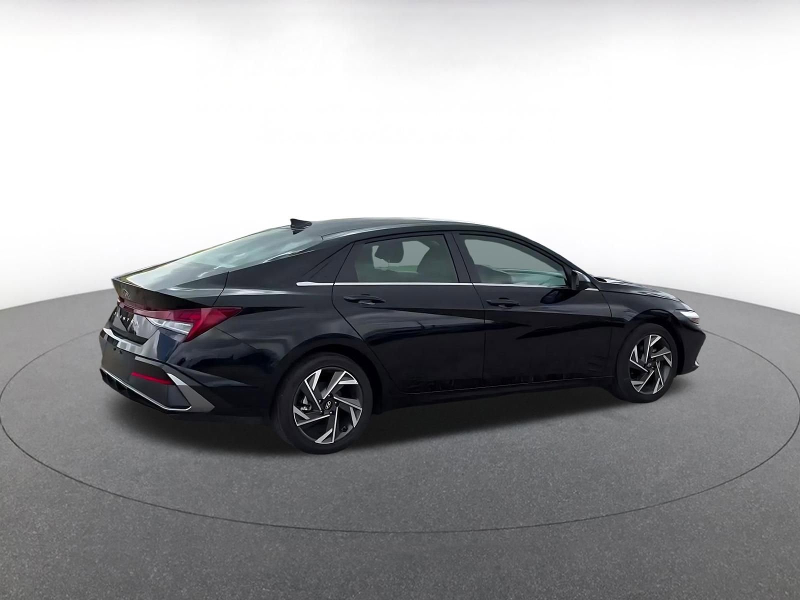 Thumbnail: 2025 Hyundai Elantra - 15