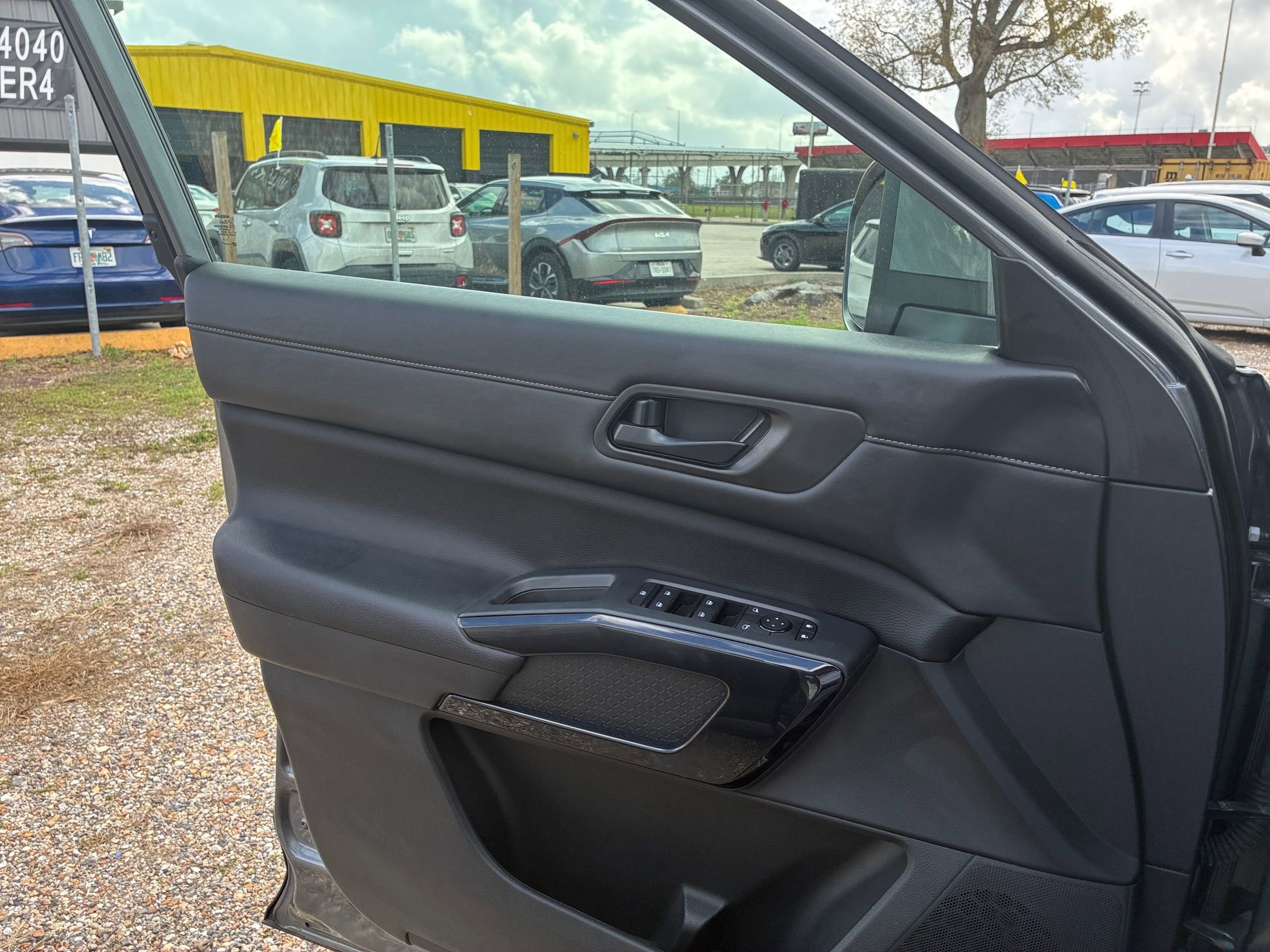 Thumbnail: 2025 Nissan Pathfinder - 15