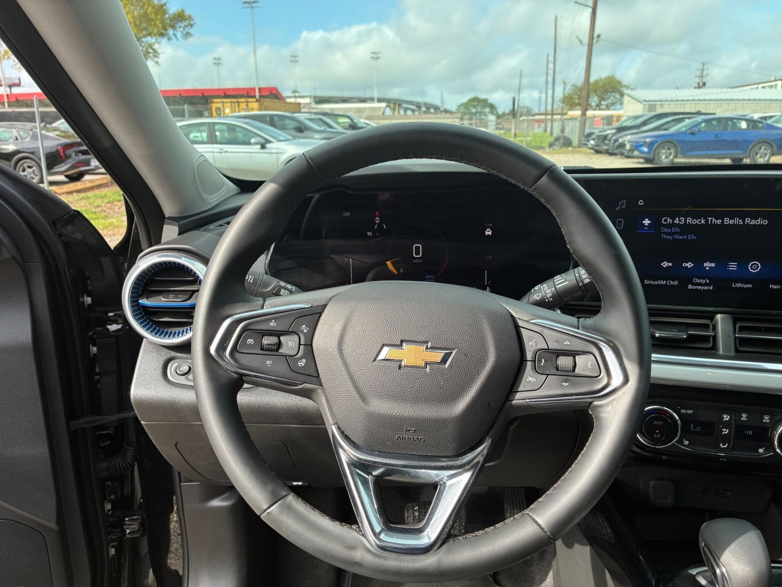 Thumbnail: 2025 Chevrolet Trax - 31