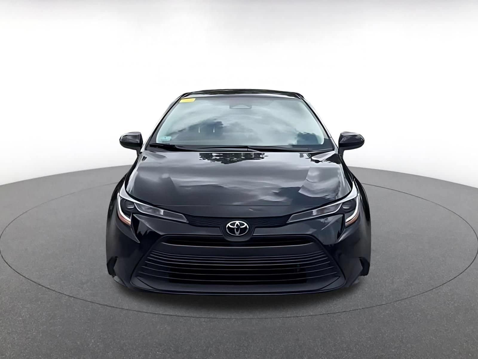 Thumbnail: 2025 Toyota Corolla - 4
