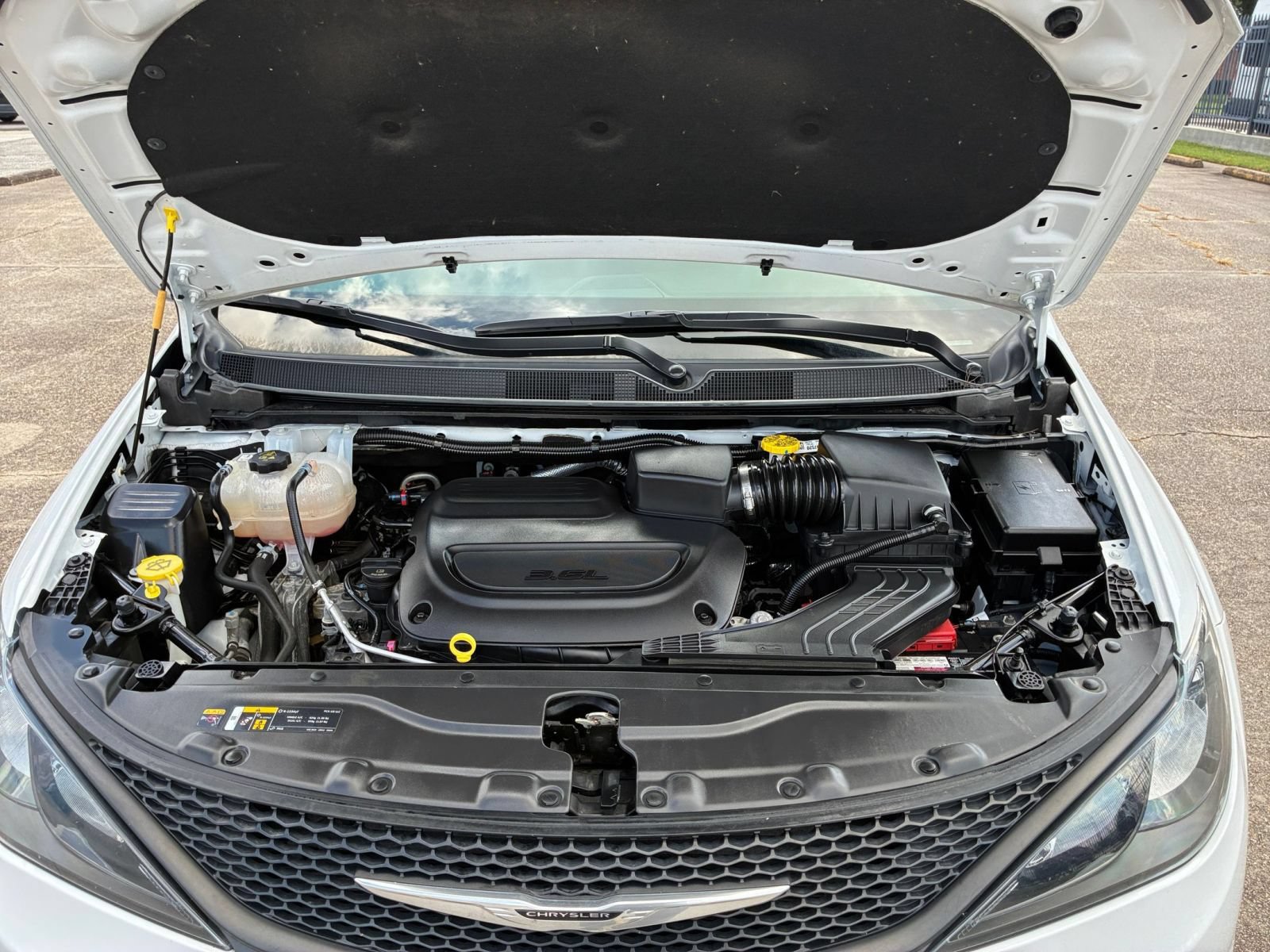 Thumbnail: 2024 Chrysler Voyager - 34