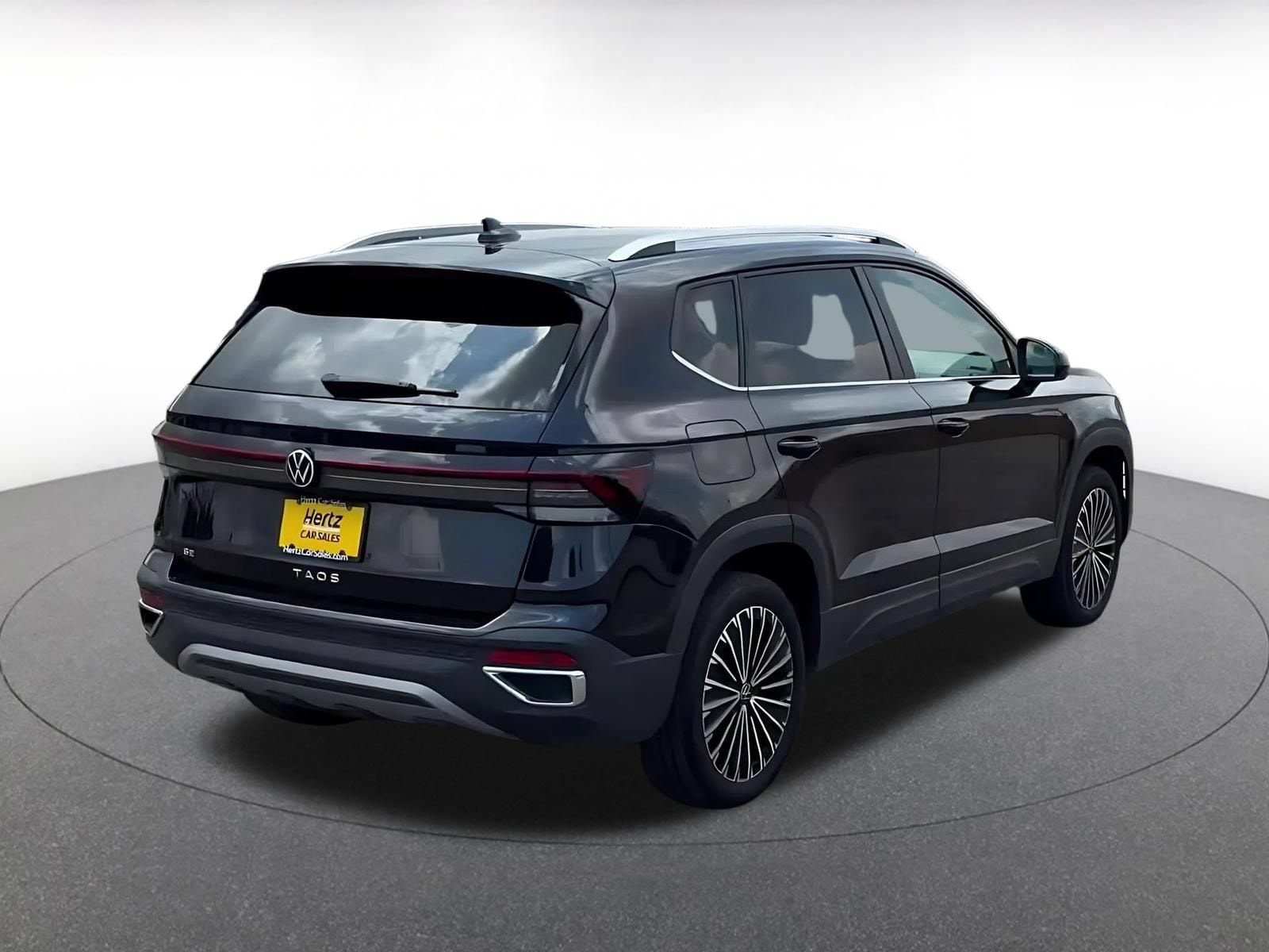 Thumbnail: 2026 Volkswagen Taos - 14