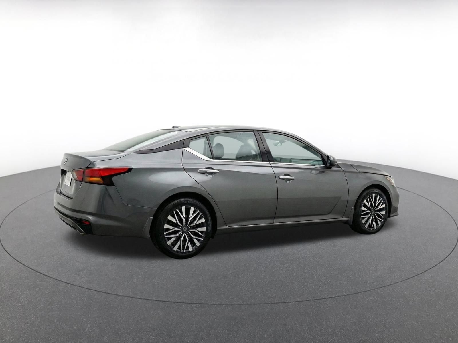 Thumbnail: 2025 Nissan Altima - 10