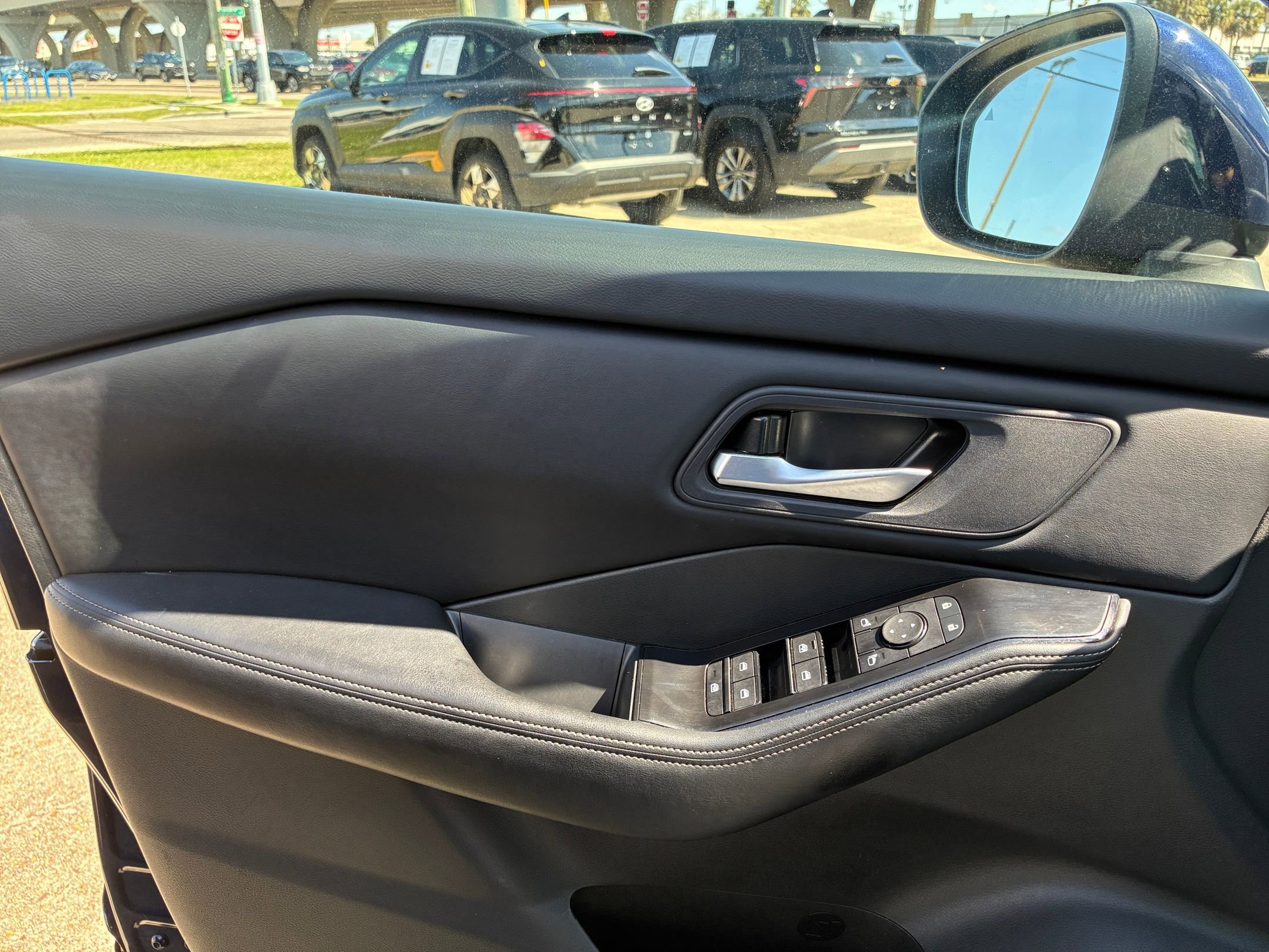 Thumbnail: 2025 Nissan Rogue - 15