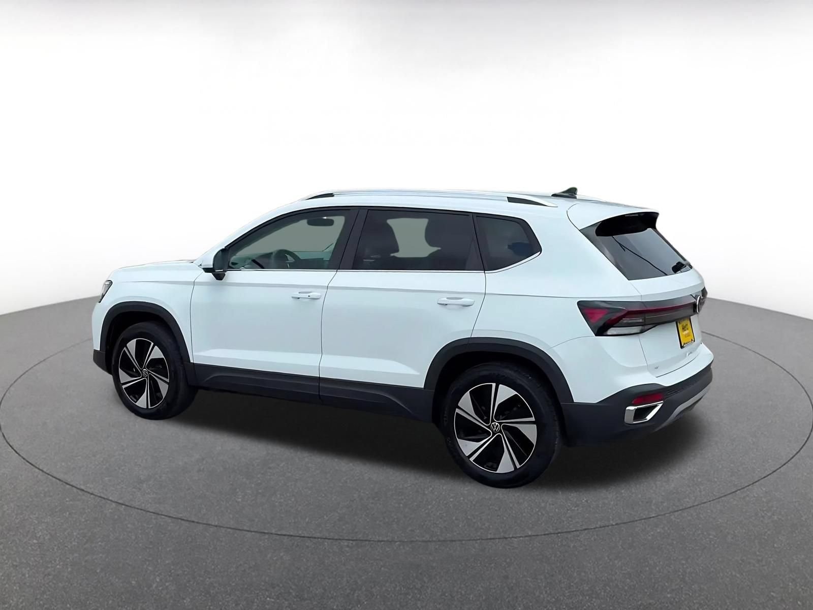 Thumbnail: 2026 Volkswagen Taos - 10