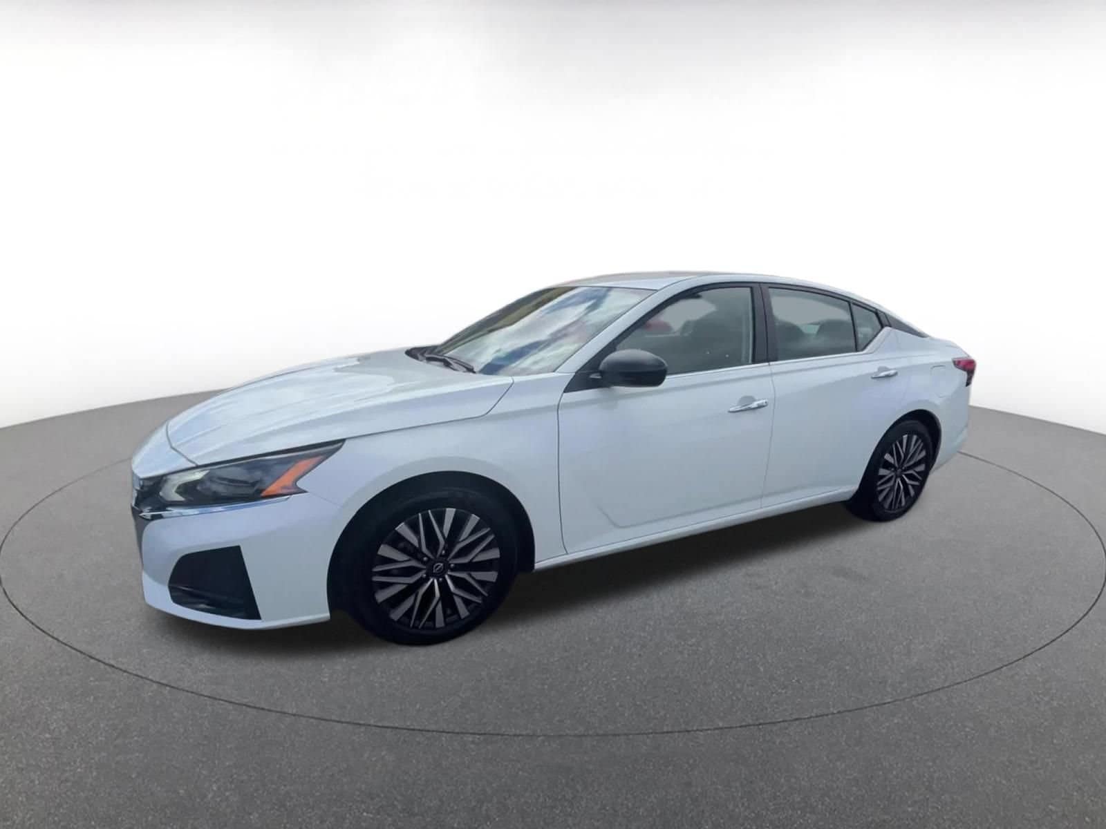 Thumbnail: 2025 Nissan Altima - 8