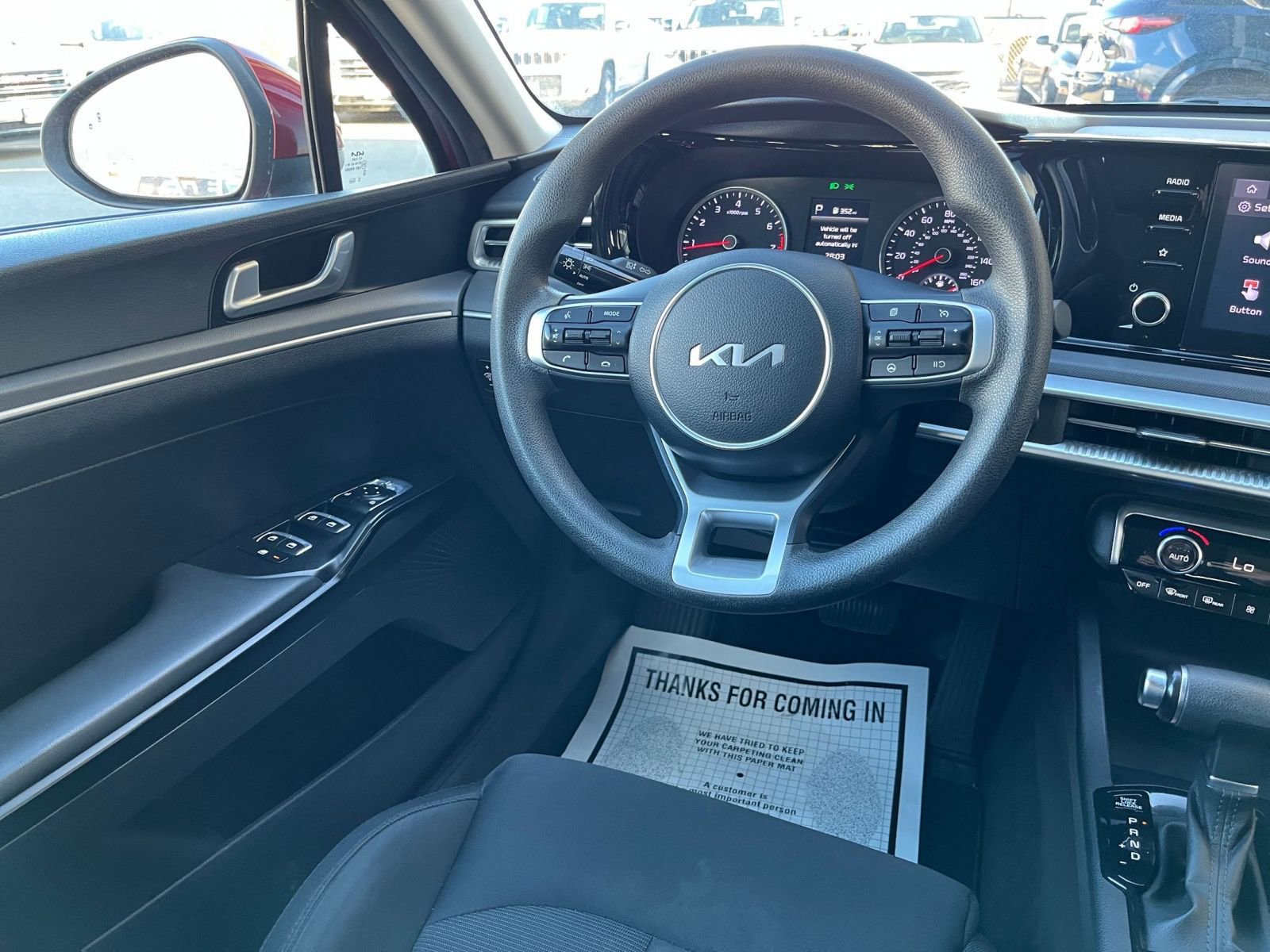 Thumbnail: 2023 Kia K5 - 32