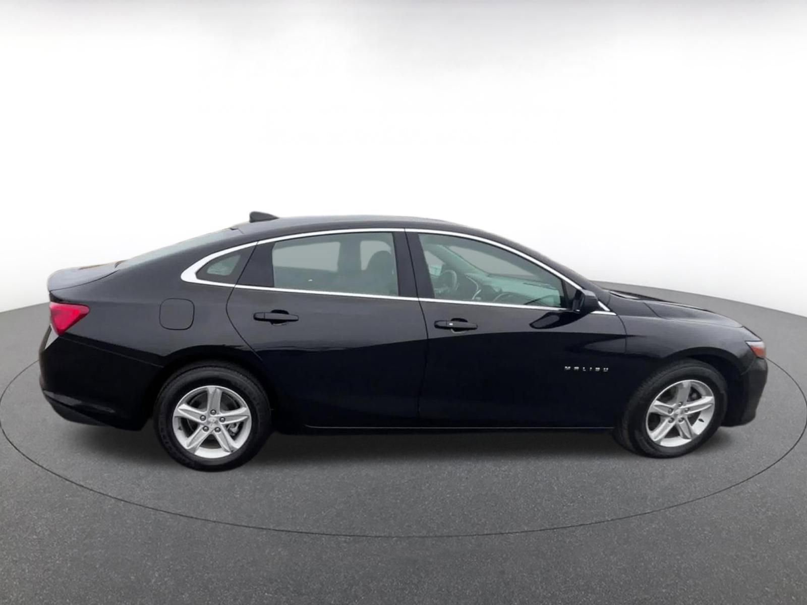 Thumbnail: 2024 Chevrolet Malibu - 16