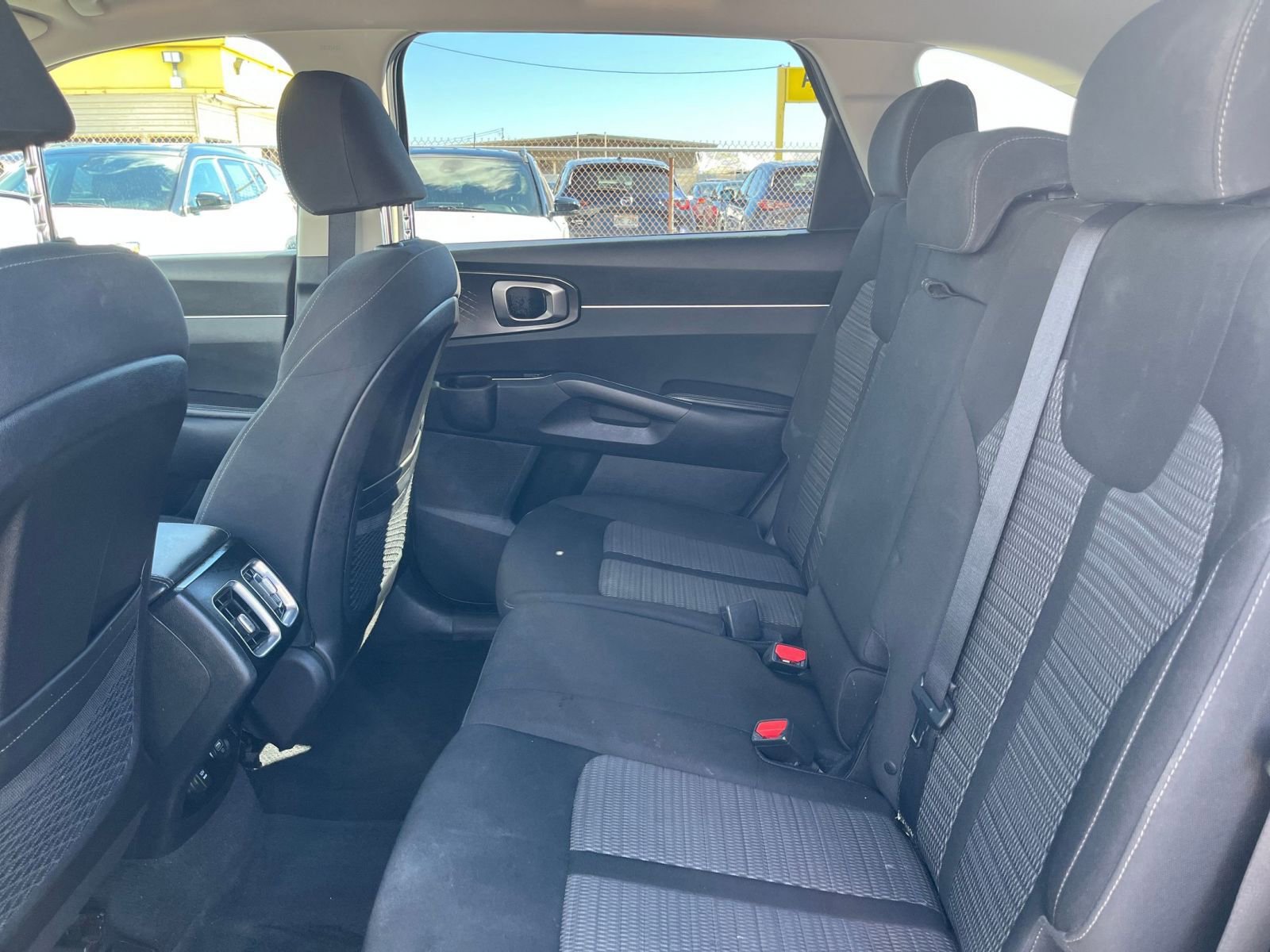 Thumbnail: 2023 Kia Sorento - 25