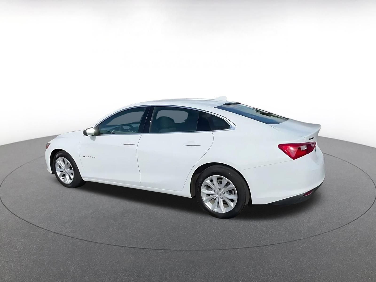 Thumbnail: 2024 Chevrolet Malibu - 9