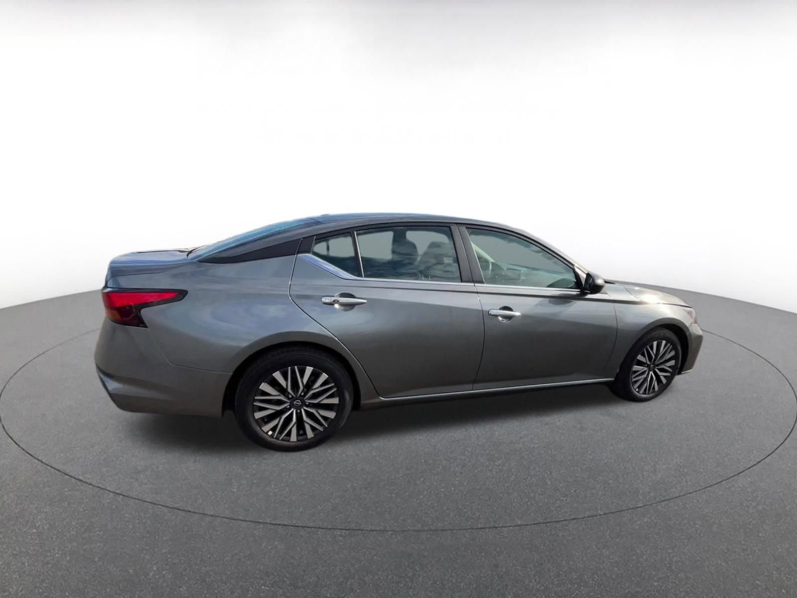 Thumbnail: 2025 Nissan Altima - 12