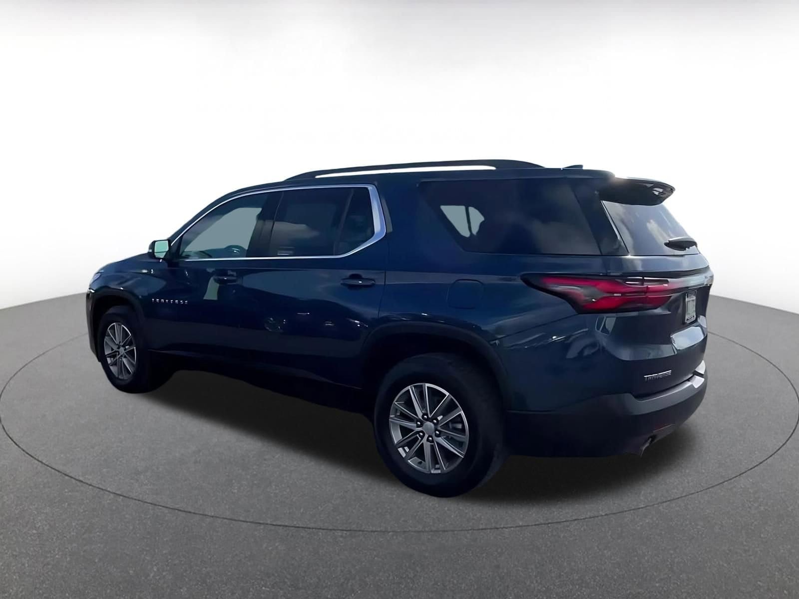 Thumbnail: 2023 Chevrolet Traverse - 10