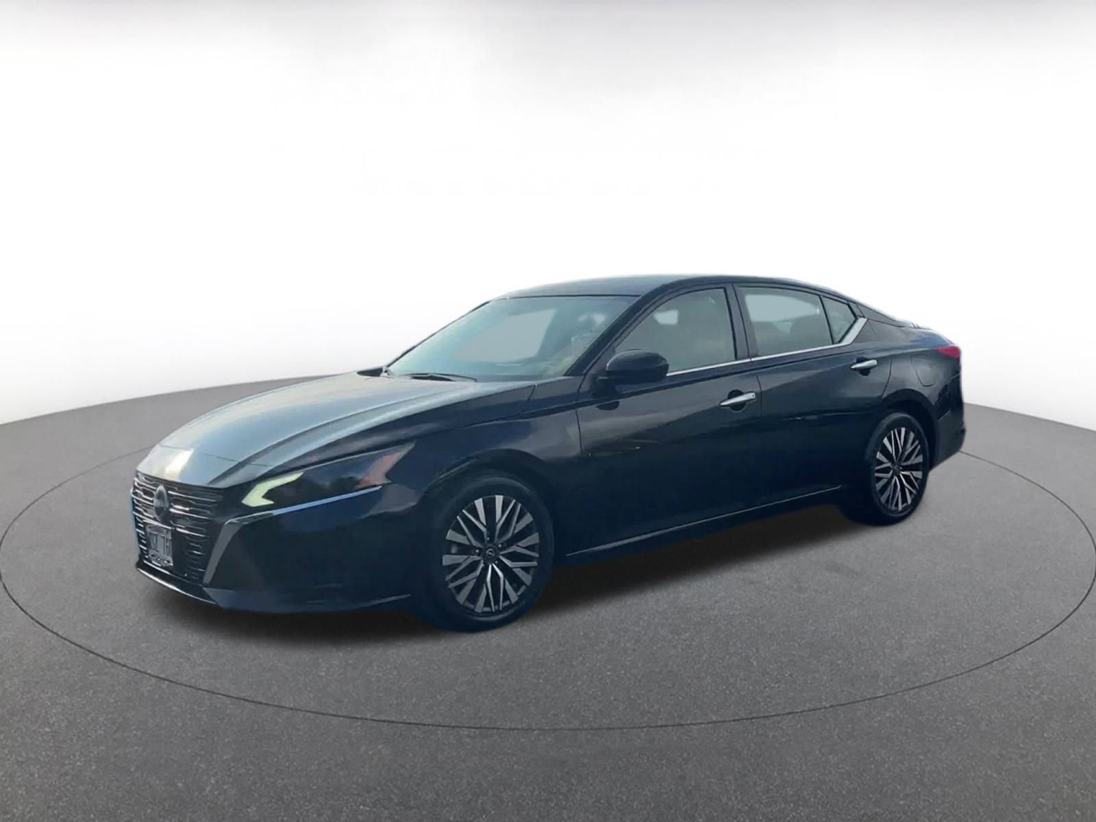 Thumbnail: 2023 Nissan Altima - 7