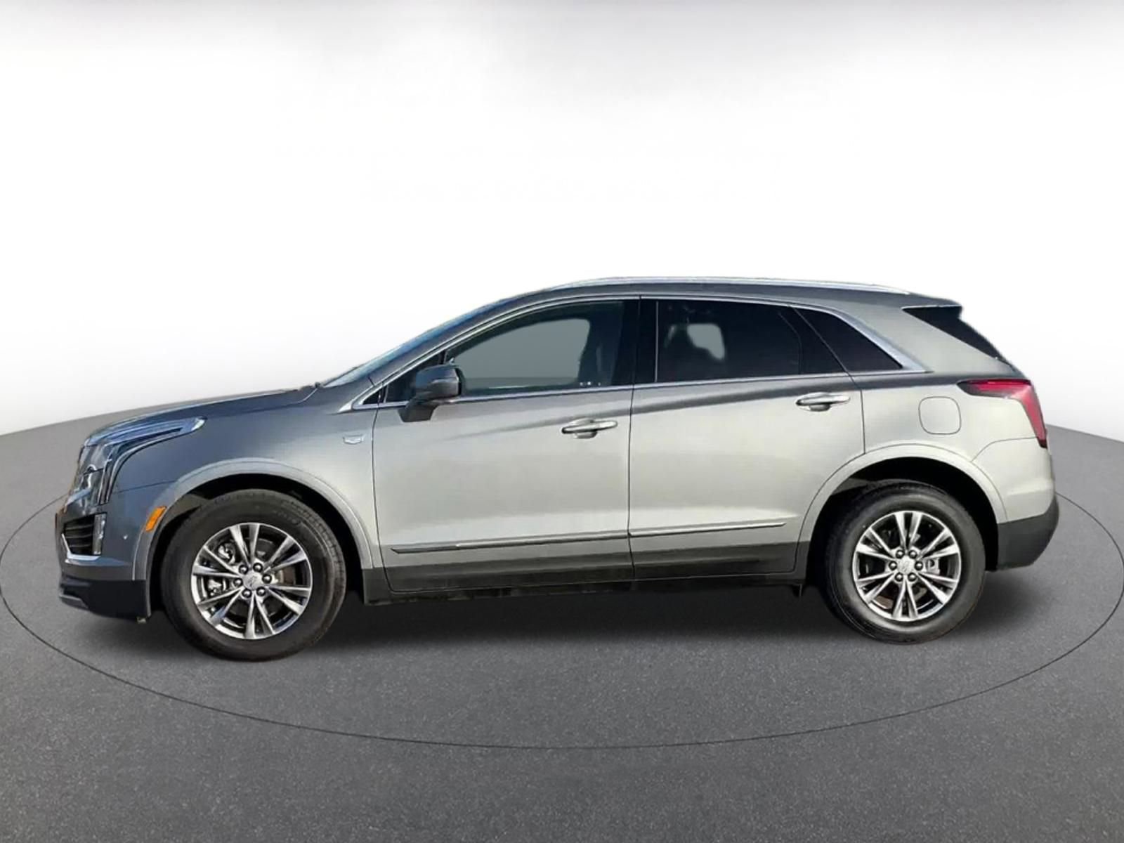 Thumbnail: 2023 Cadillac XT5 - 8