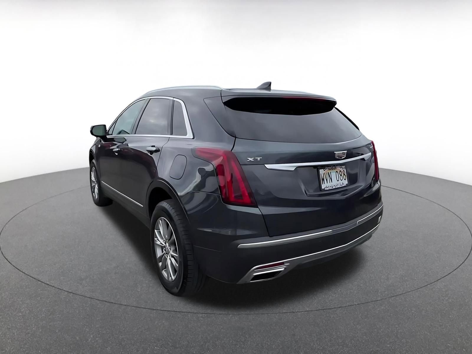 Thumbnail: 2023 Cadillac XT5 - 11