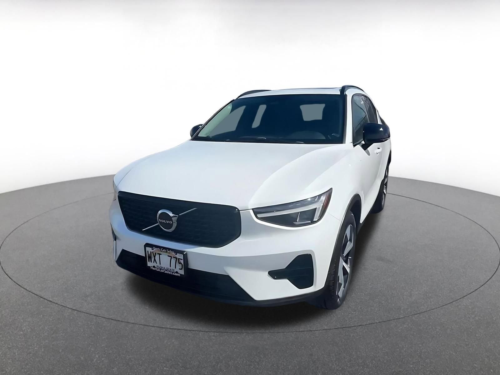 Thumbnail: 2024 Volvo XC40 - 7