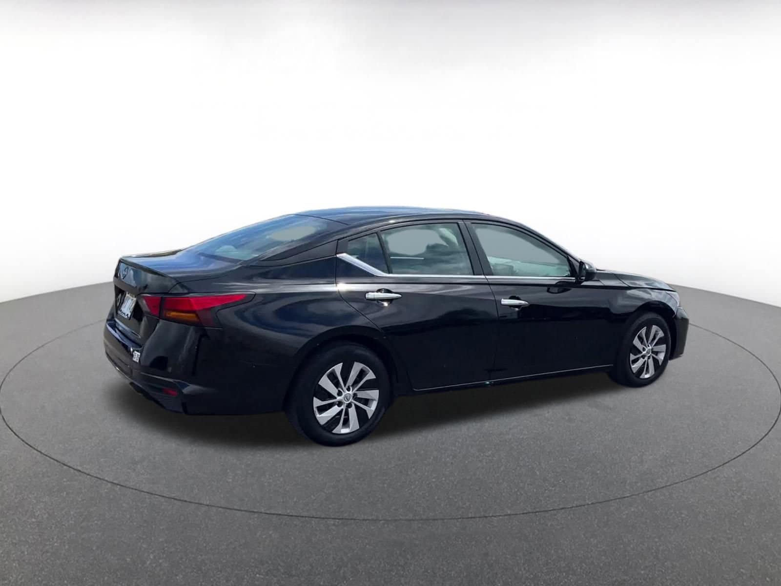 Thumbnail: 2023 Nissan Altima - 15