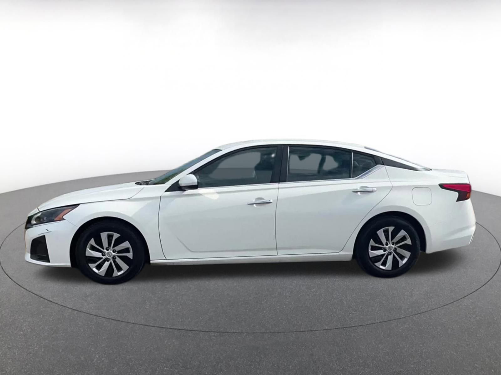 Thumbnail: 2023 Nissan Altima - 9