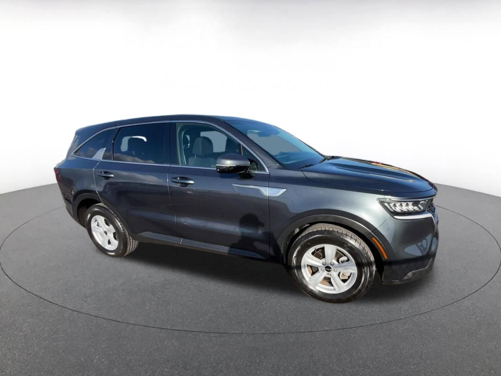 Thumbnail: 2023 Kia Sorento - 2