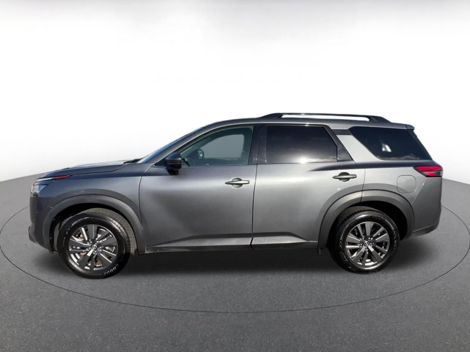 Thumbnail: 2022 Nissan Pathfinder - 9