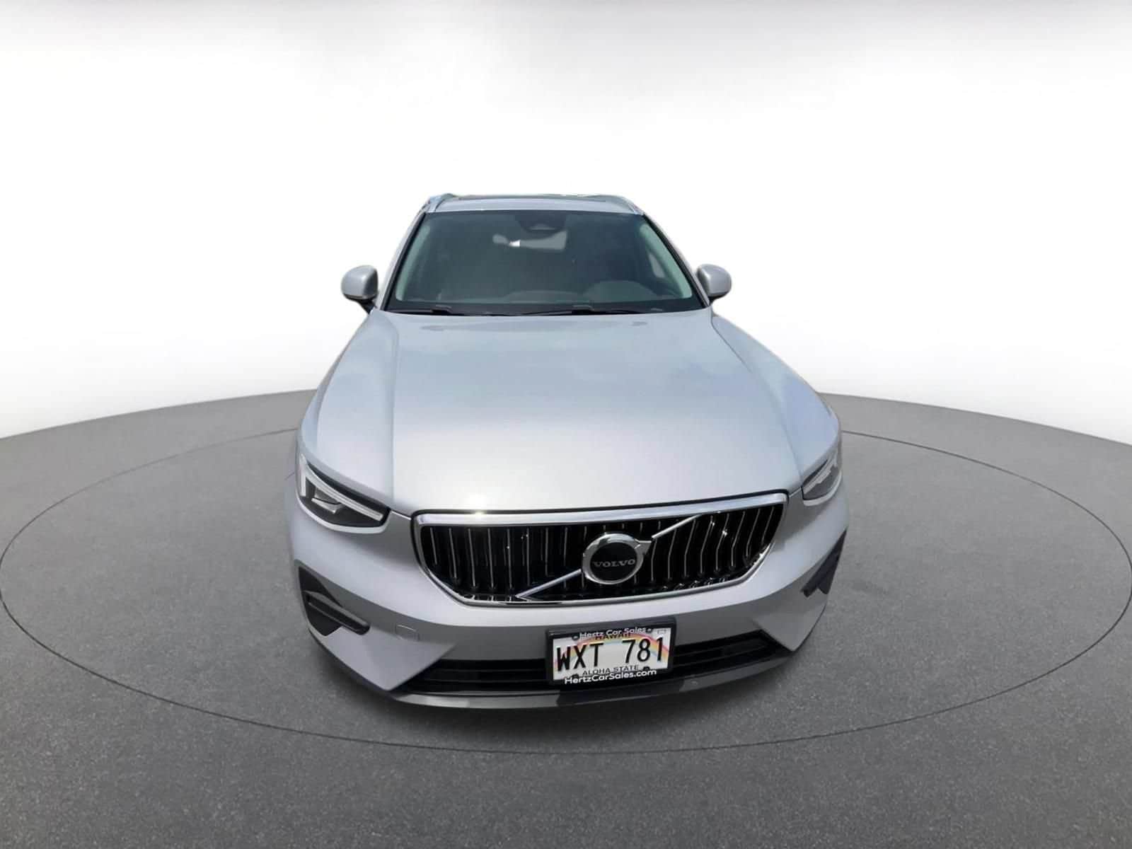 Thumbnail: 2024 Volvo XC40 - 4
