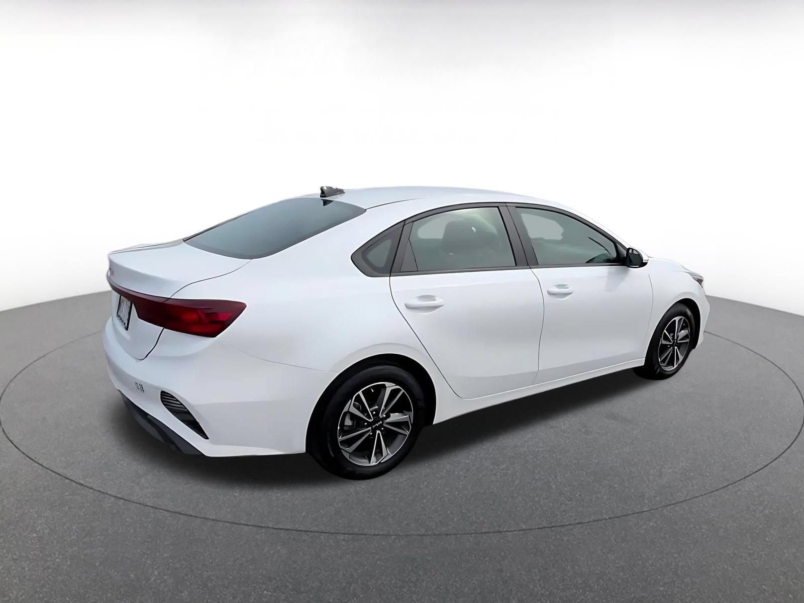 Thumbnail: 2024 Kia Forte - 15