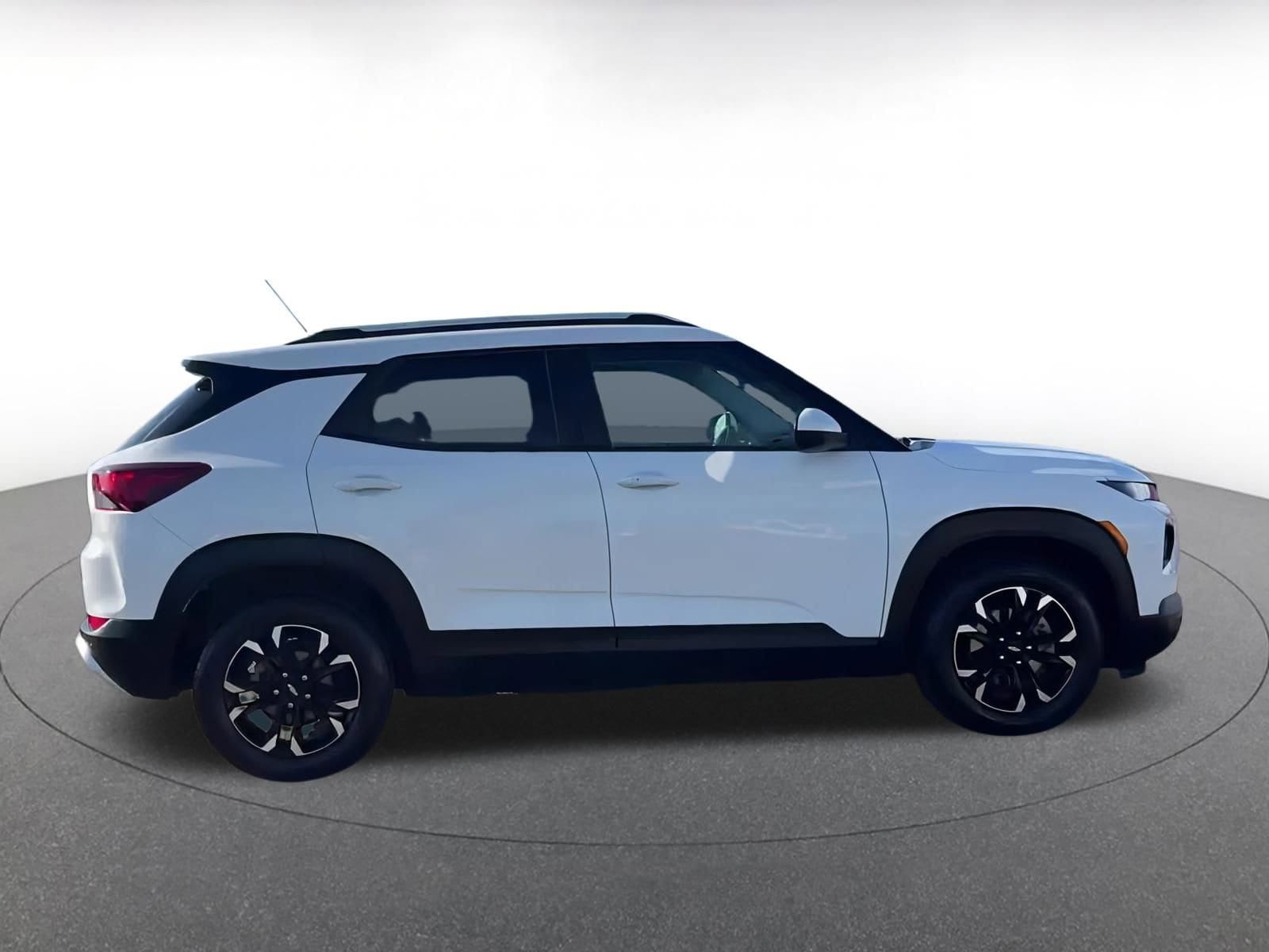 Thumbnail: 2023 Chevrolet TrailBlazer - 16