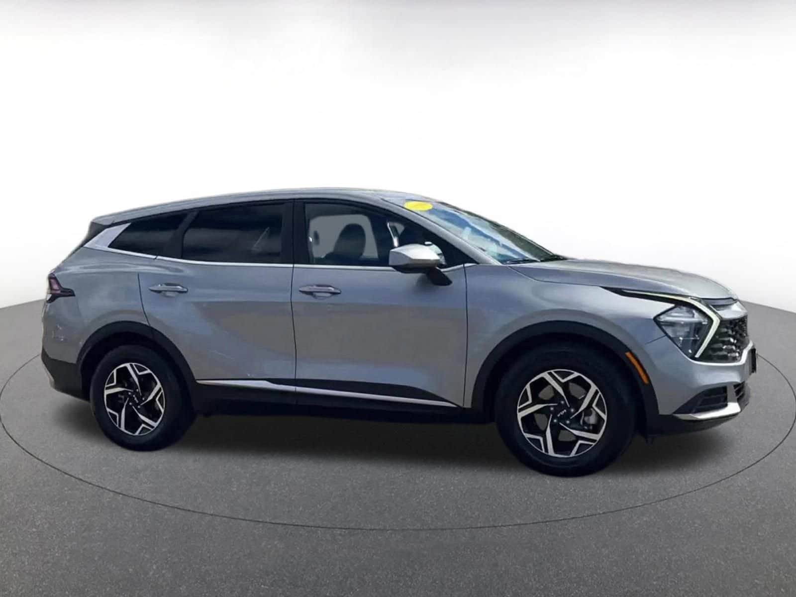 Thumbnail: 2023 Kia Sportage - 16