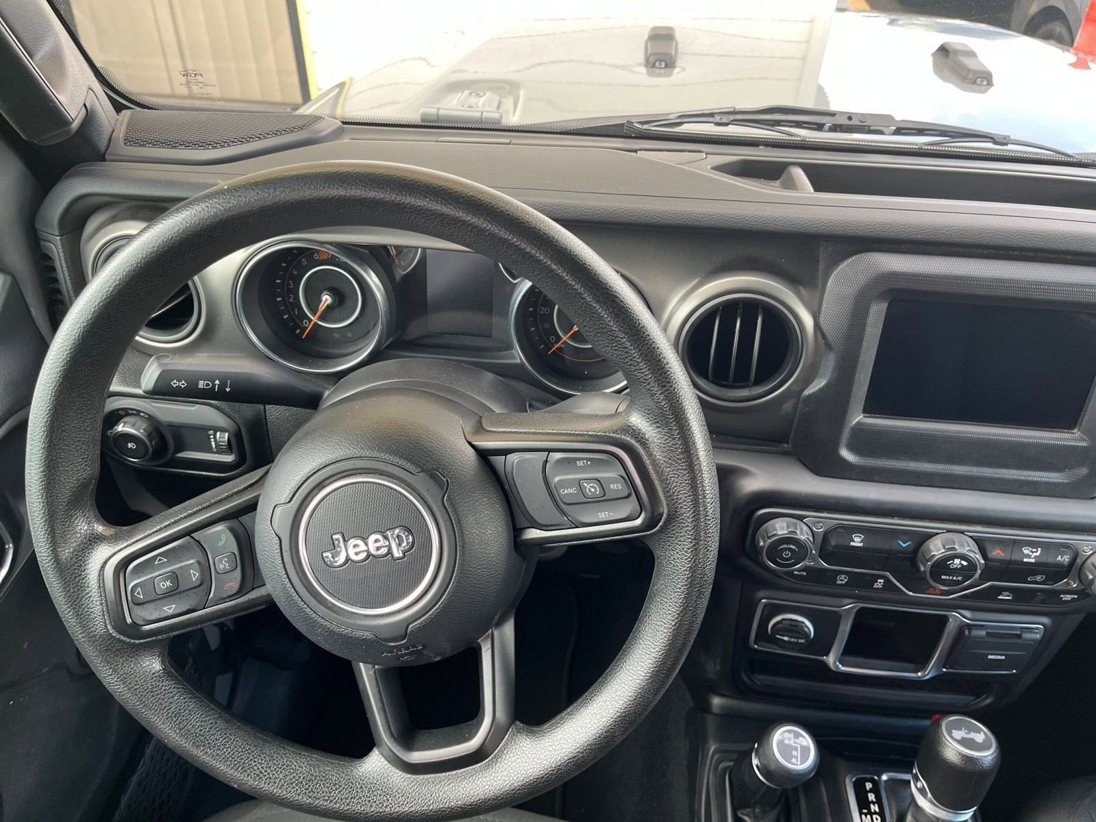 Thumbnail: 2023 Jeep Wrangler - 33