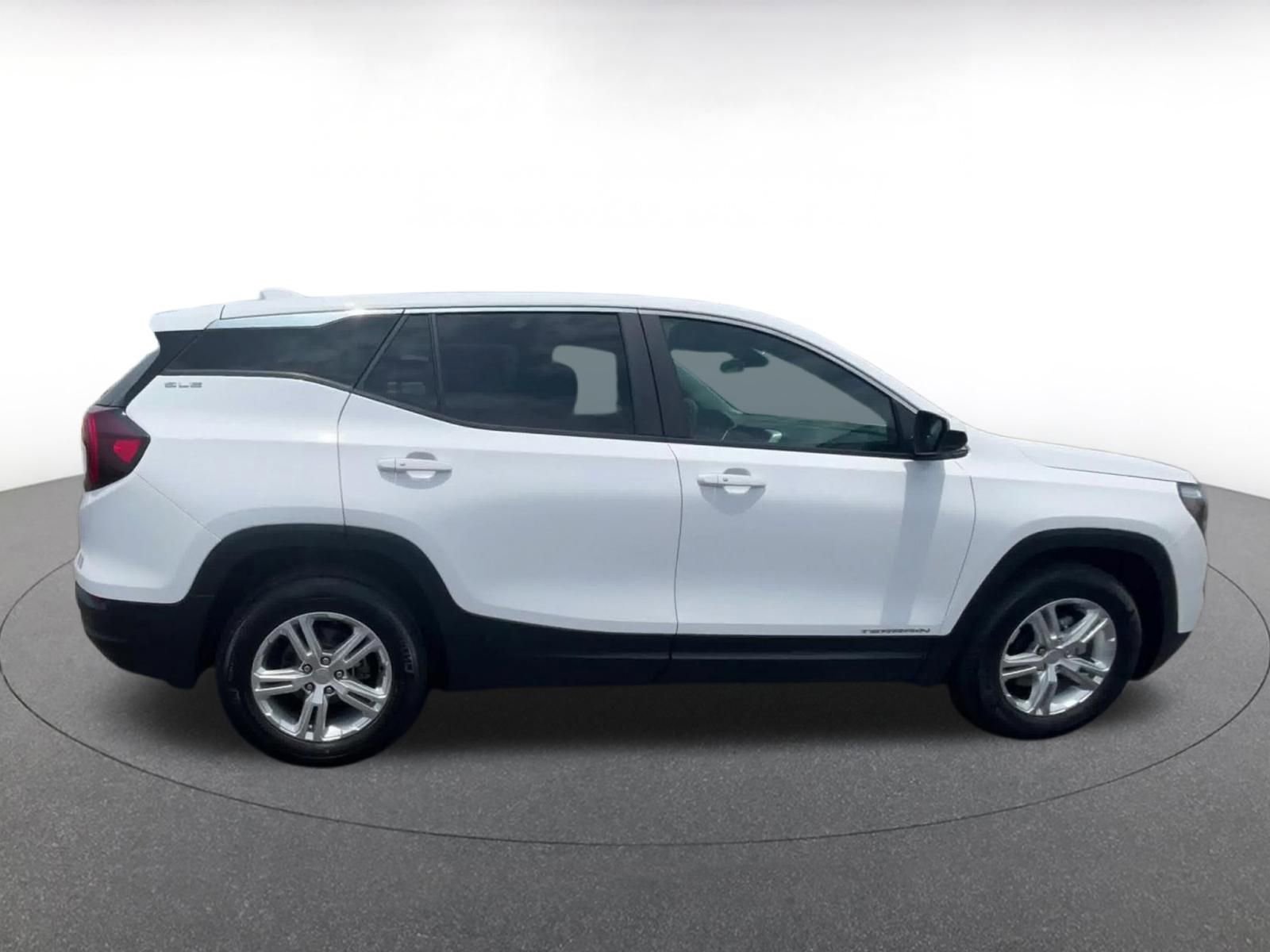 Thumbnail: 2024 GMC Terrain - 16