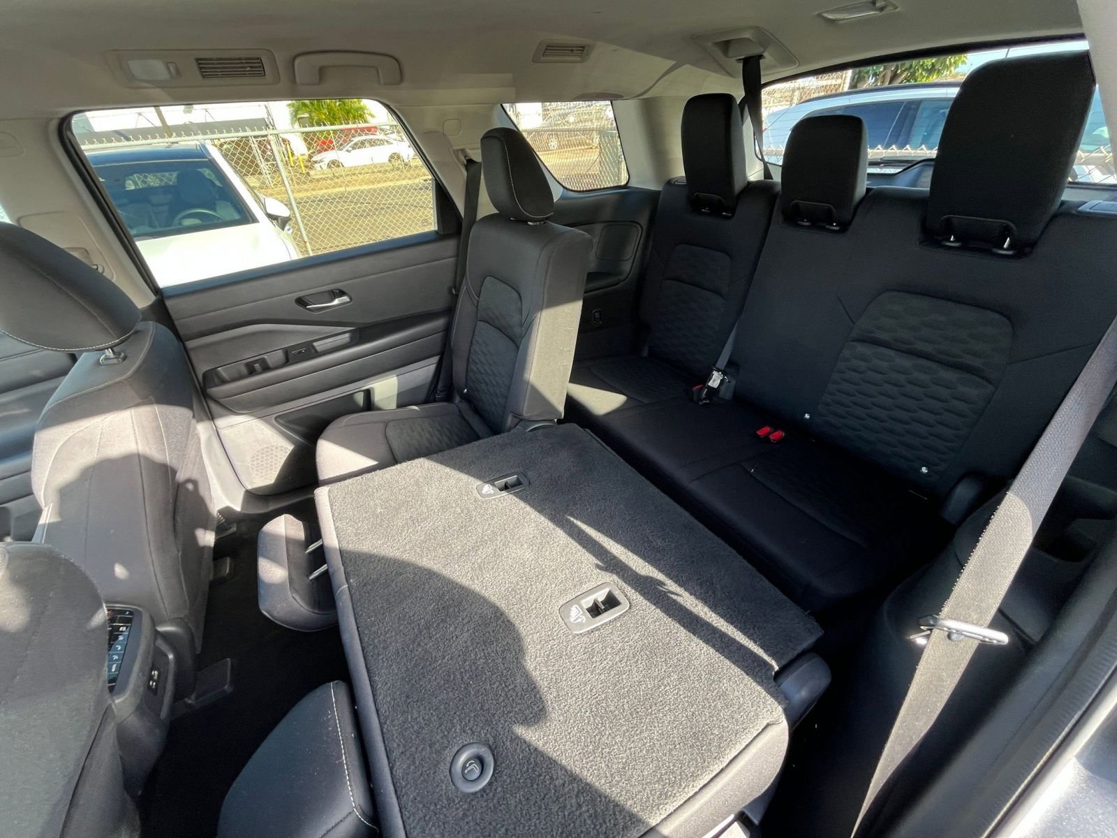 Thumbnail: 2022 Nissan Pathfinder - 30