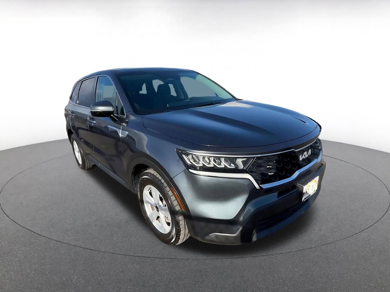 Thumbnail: 2023 Kia Sorento - 3