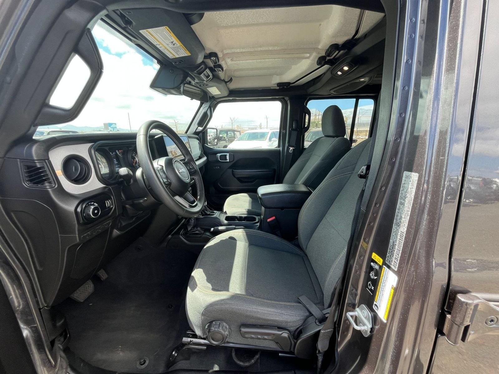 Thumbnail: 2025 Jeep Wrangler - 18