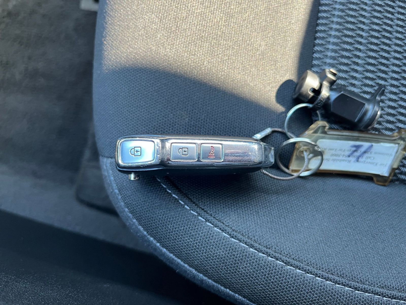 Thumbnail: 2023 Kia Sorento - 24