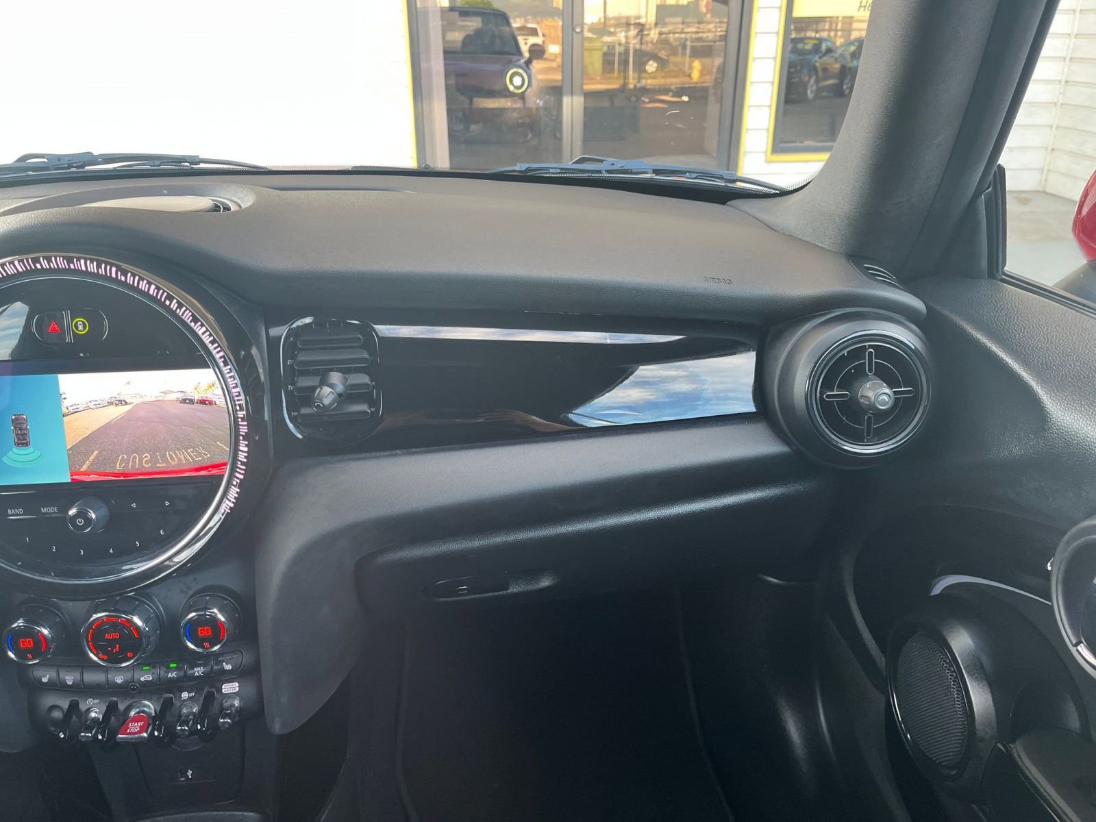 Thumbnail: 2024 MINI Cooper Convertible - 33