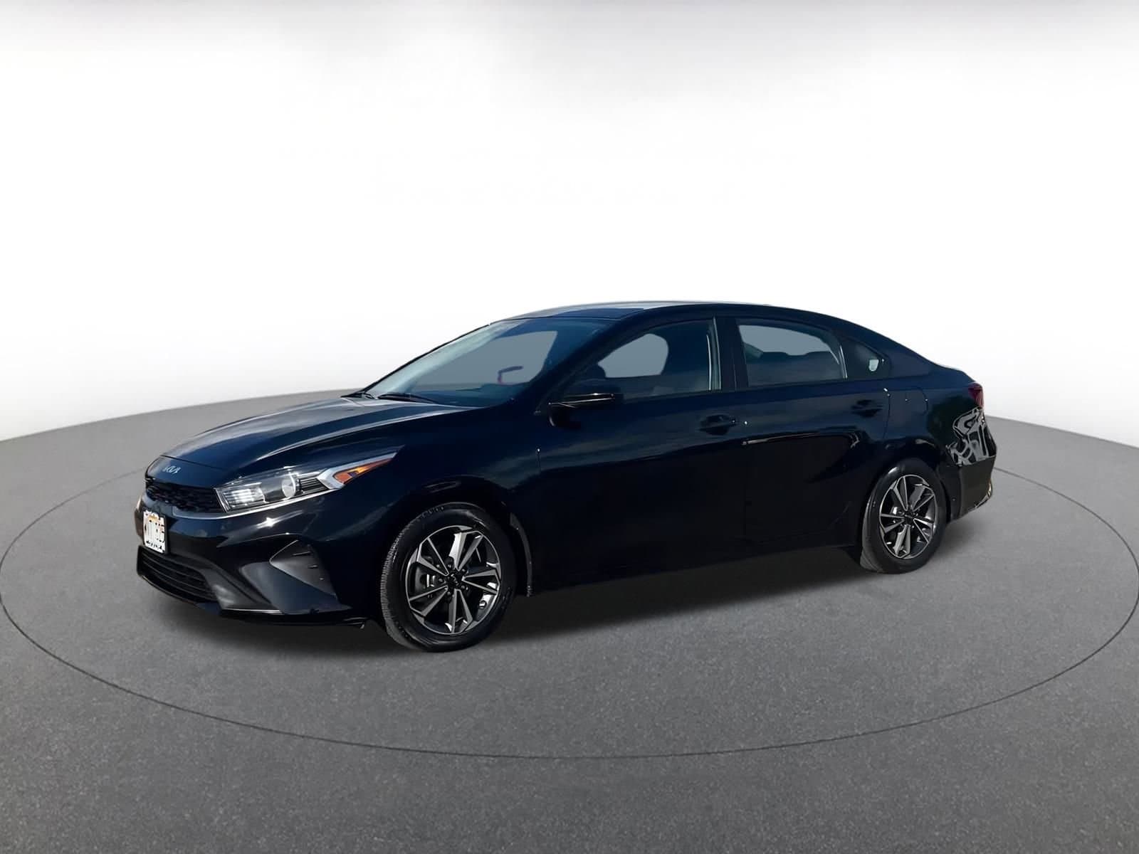 Thumbnail: 2023 Kia Forte - 7