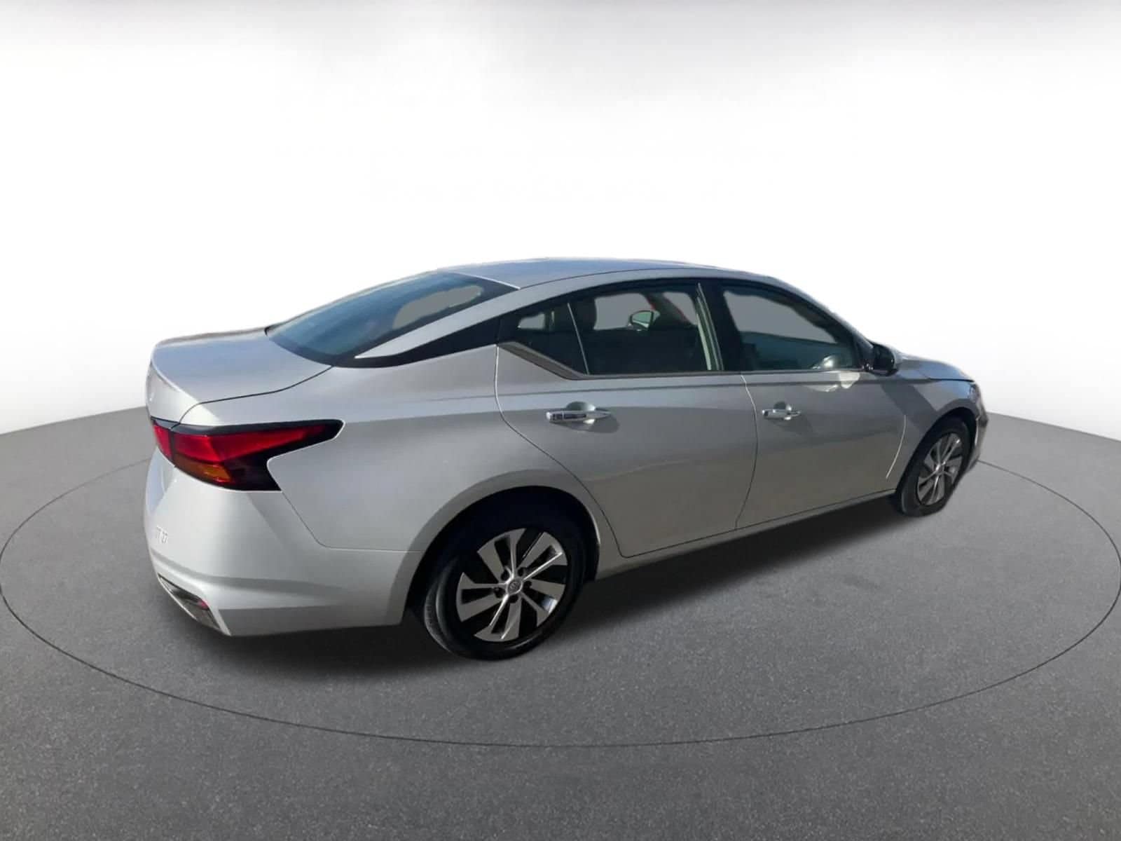 Thumbnail: 2023 Nissan Altima - 11