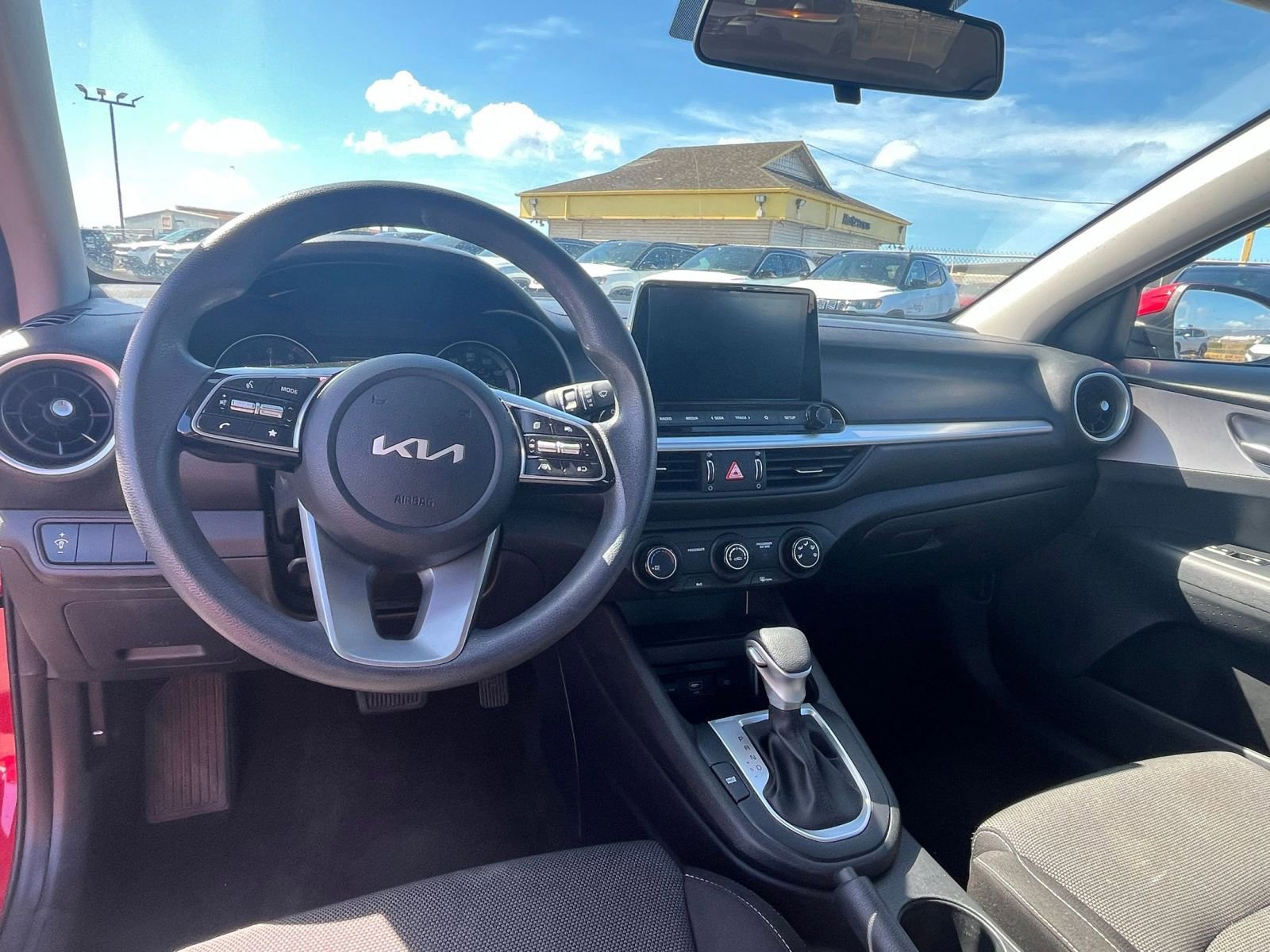 Thumbnail: 2024 Kia Forte - 32