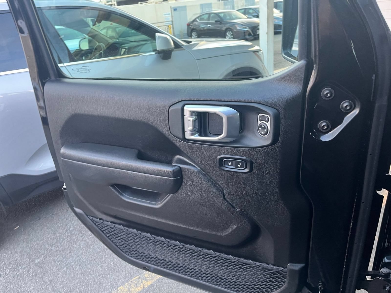 Thumbnail: 2025 Jeep Wrangler - 15