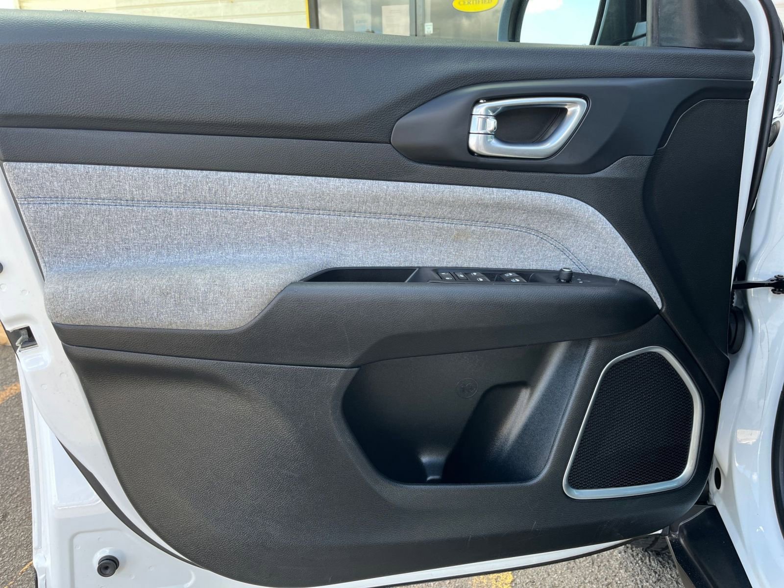 Thumbnail: 2023 Jeep Compass - 20