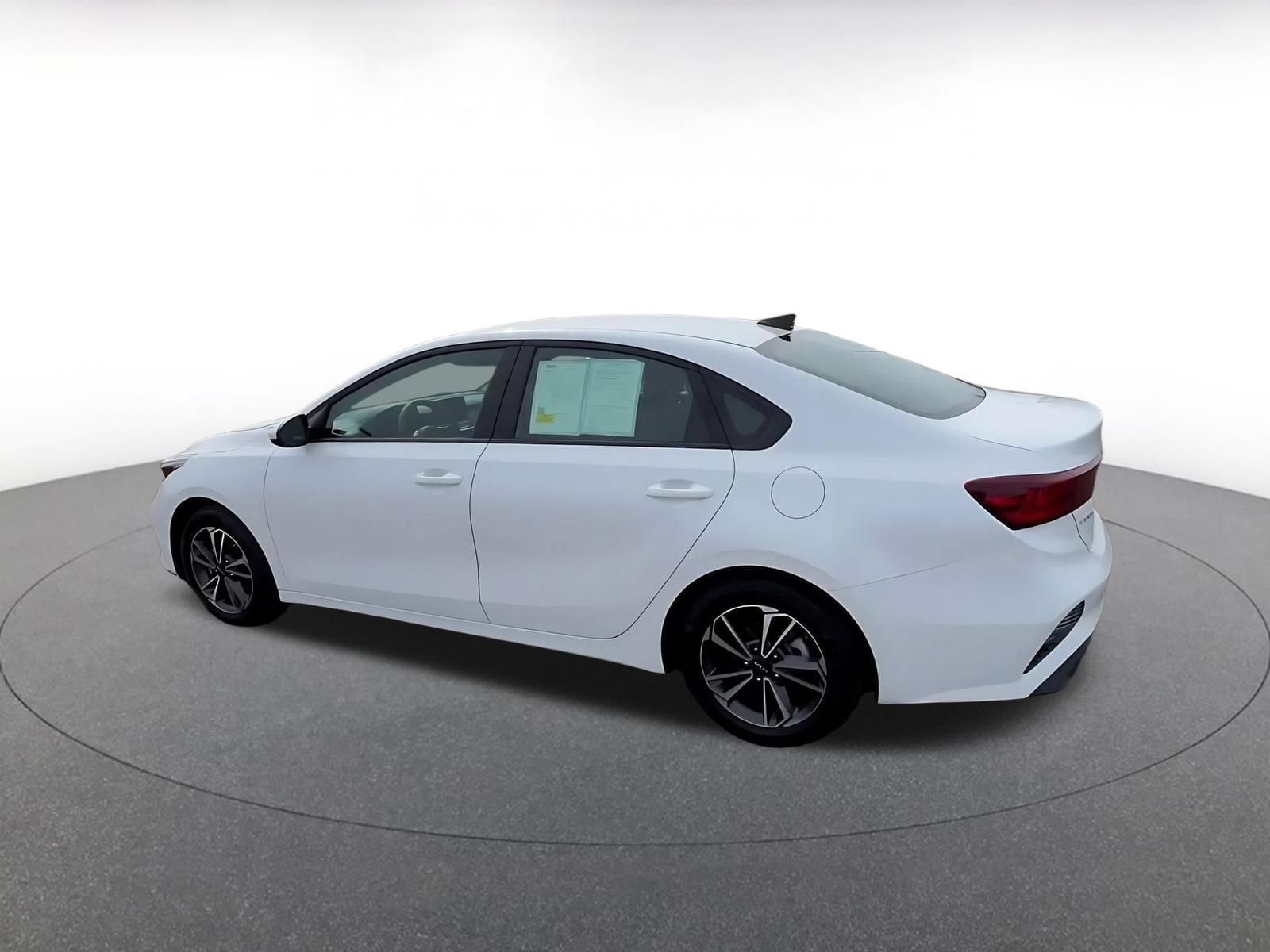 Thumbnail: 2024 Kia Forte - 11