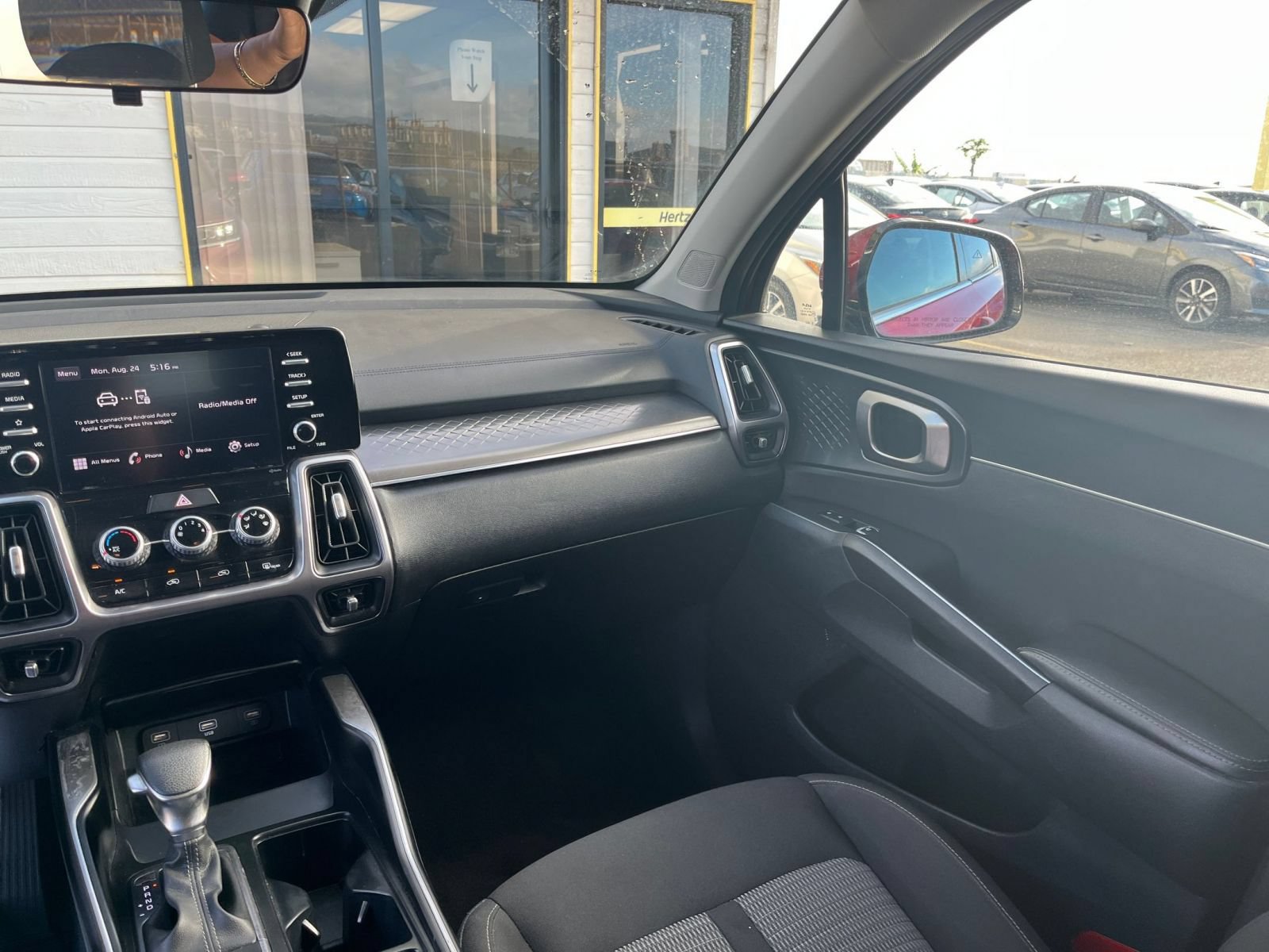 Thumbnail: 2023 Kia Sorento - 30
