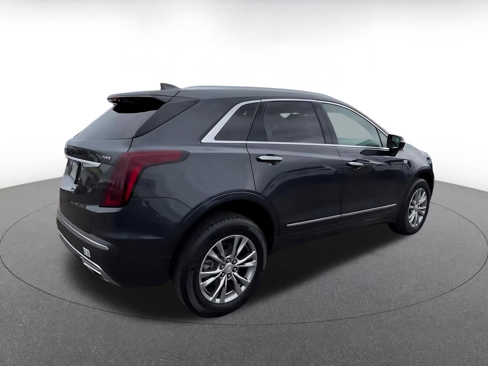Thumbnail: 2023 Cadillac XT5 - 14