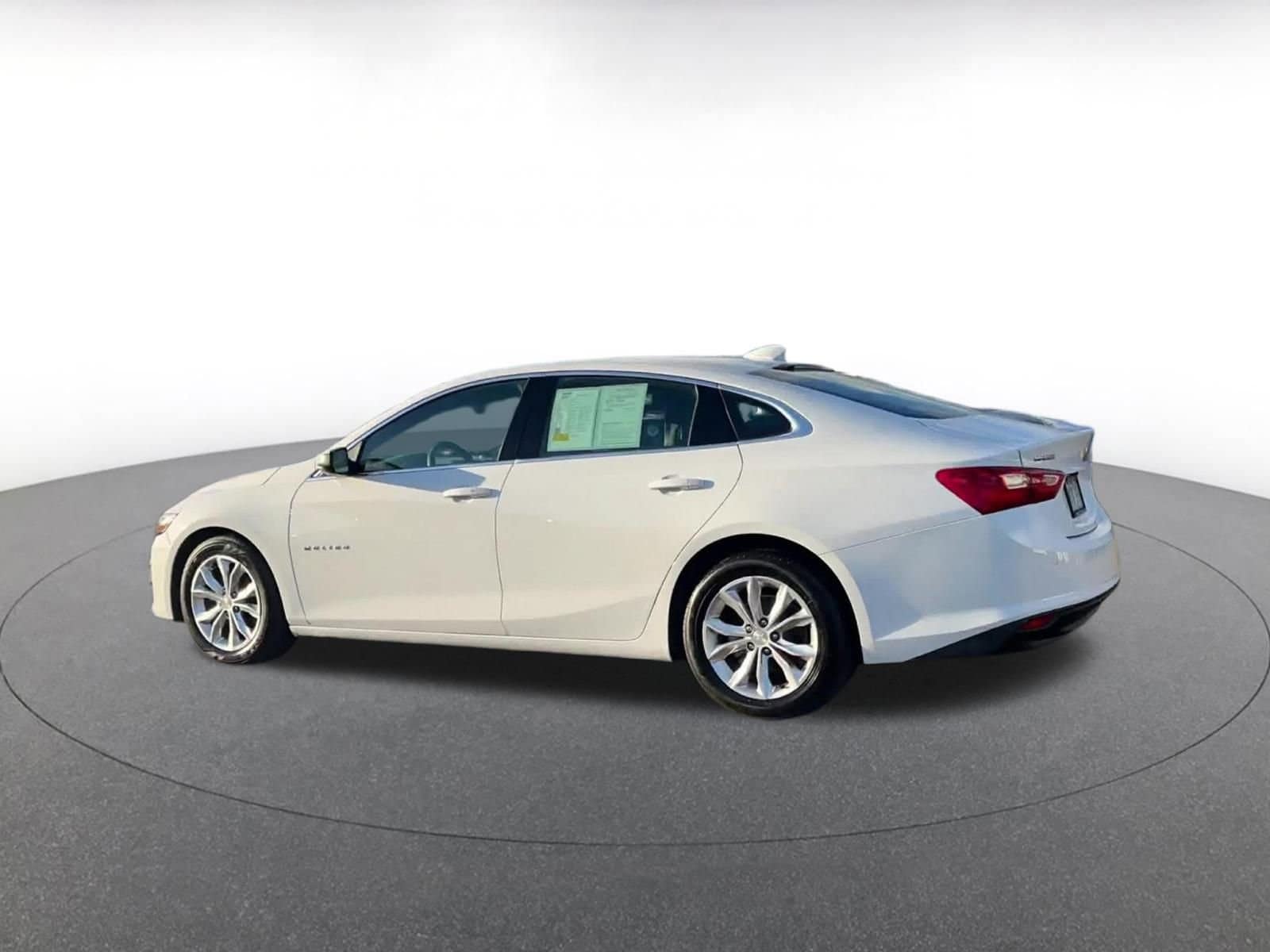 Thumbnail: 2023 Chevrolet Malibu - 10