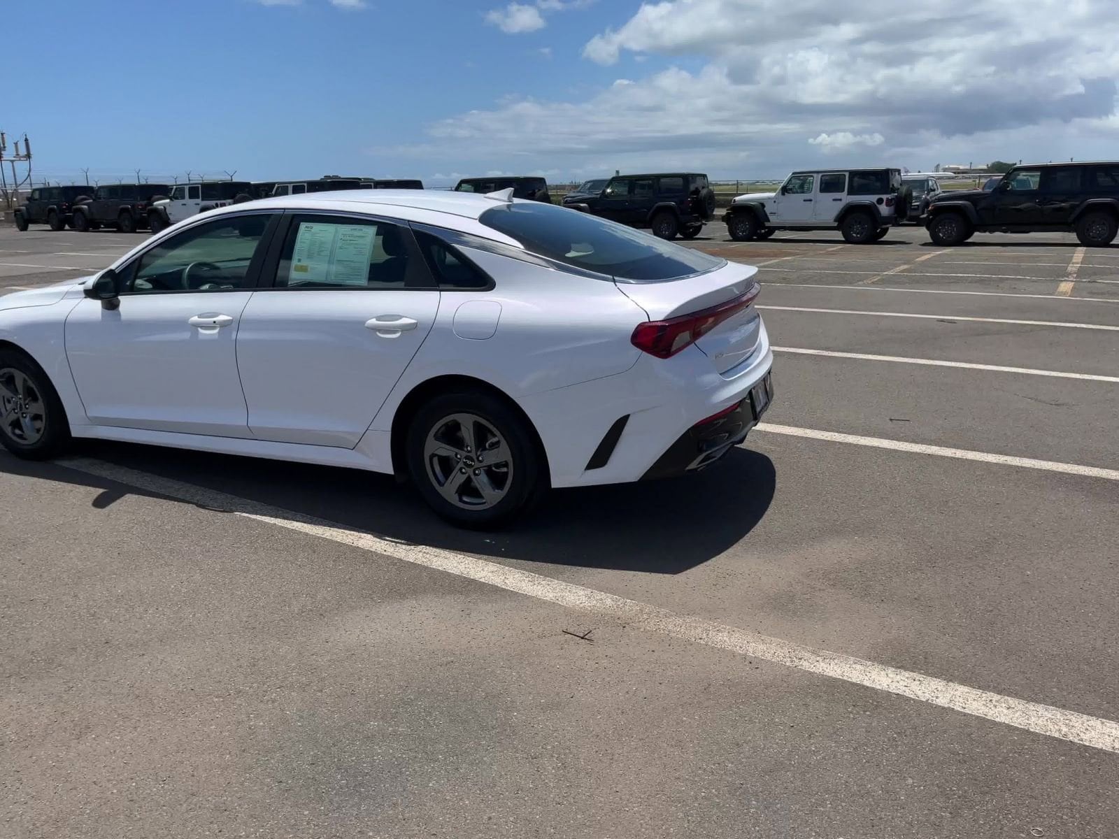 Thumbnail: 2023 Kia K5 - 16