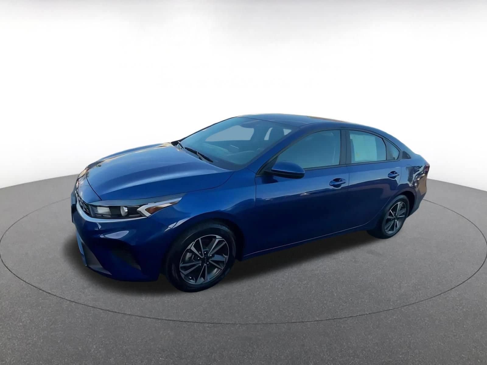Thumbnail: 2024 Kia Forte - 8